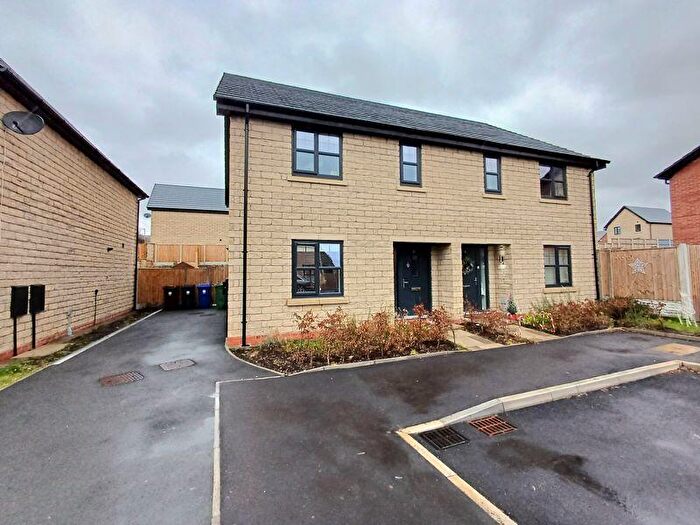 4 Bedroom Semi-Detached House For Sale In Acres Brook Drive, Hollingworth, SK14