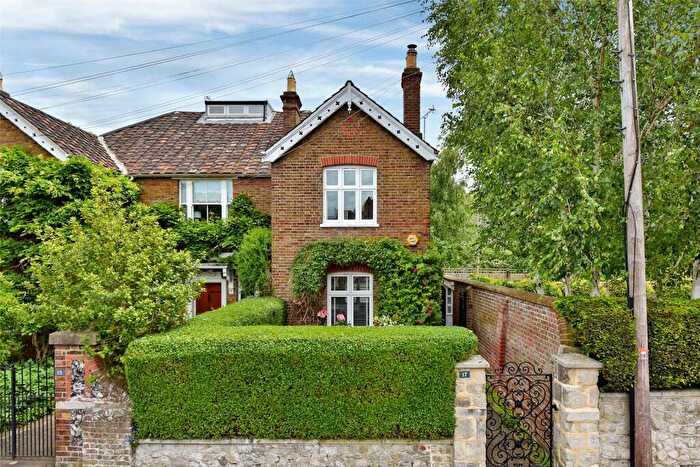 2 Bedroom Semi-Detached House To Rent In Dorset Road, Windsor, Berkshire, SL4