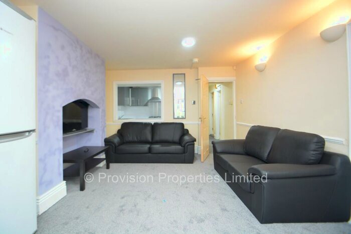3 Bedroom Flat To Rent In Regent Park Terrace, Hyde Leeds, LS6