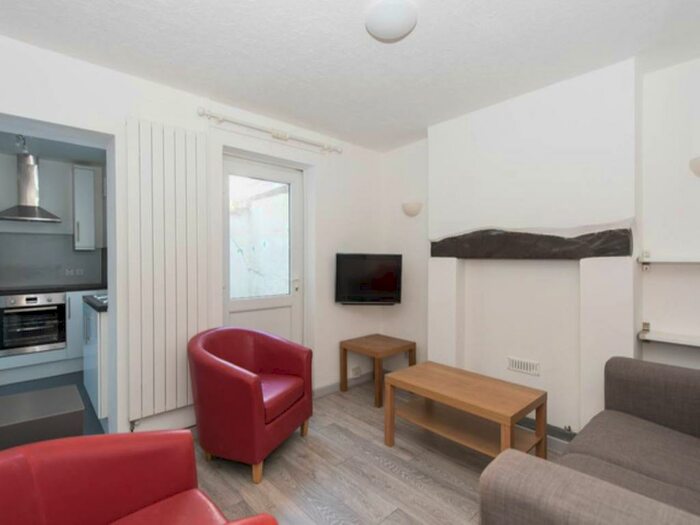 4 Bedroom House To Rent In Hill Street, Bangor, LL57