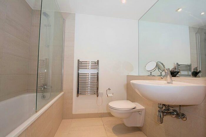 1 Bedroom Flat To Rent In The Heart, Walton-on-Thames, KT12
