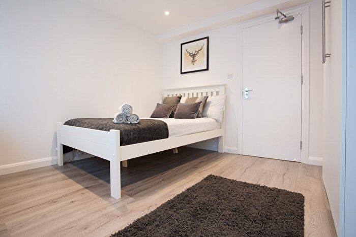 2 Bedroom Flat To Rent In Newington Butts, London, SE11