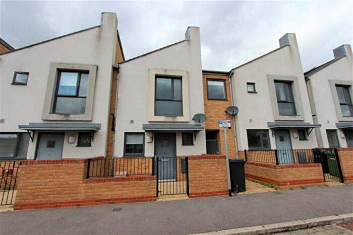 2 Bedroom House To Rent In Ovington Gardens, Eastleigh, SO50