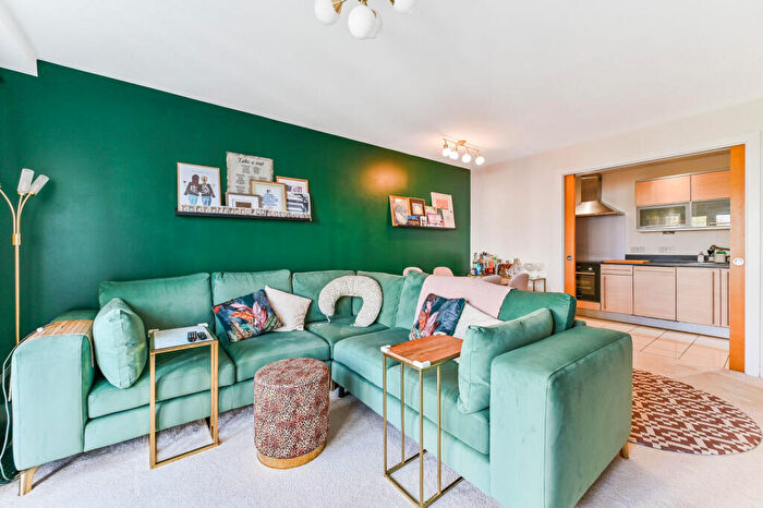 2 Bedroom Flat For Sale In Park Lane, , Central Croydon, Croydon, CR0