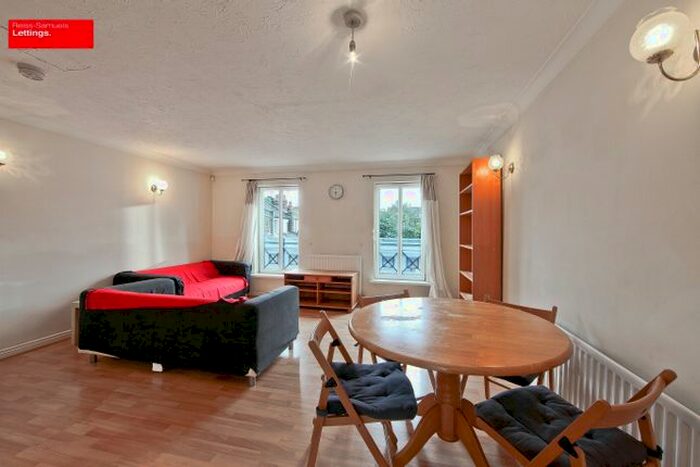 4 Bedroom Town House To Rent In Cahir Street, Isle Of Dogs, Canary Wharf, Docklands, E14