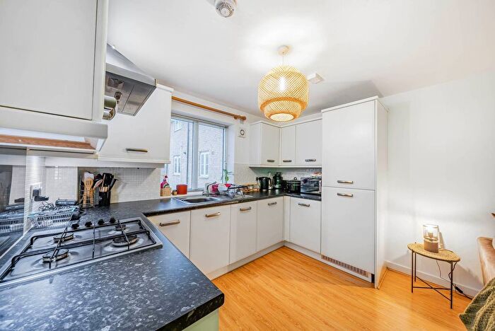 1 Bedroom Flat For Sale In Dodd Road, Watford, WD24