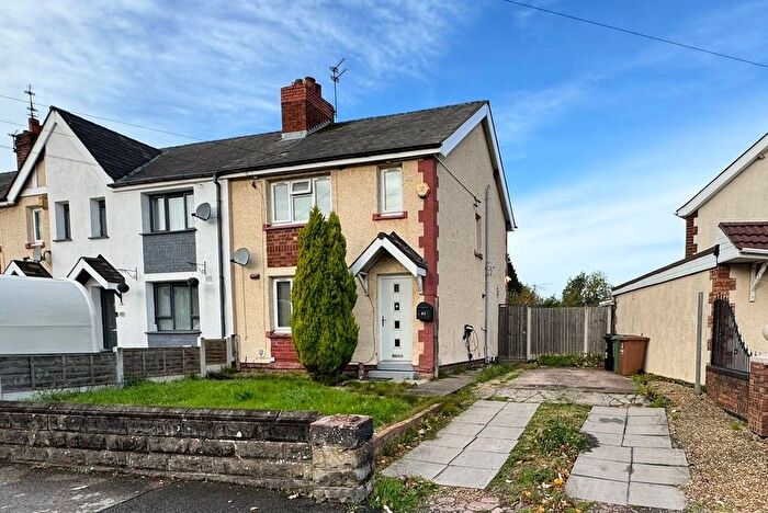 3 Bedroom Town House To Rent In Tyler Road, Willenhall, WV13