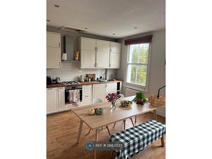 2 Bedroom Flat To Rent In Brixton, London, SW9