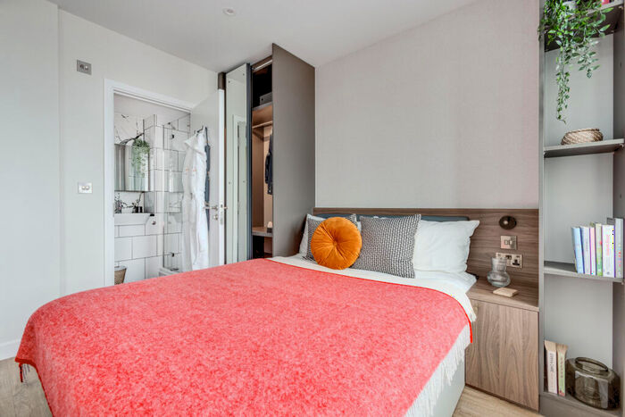 1 Bedroom Flat To Rent In College Road, Croydon, CR0