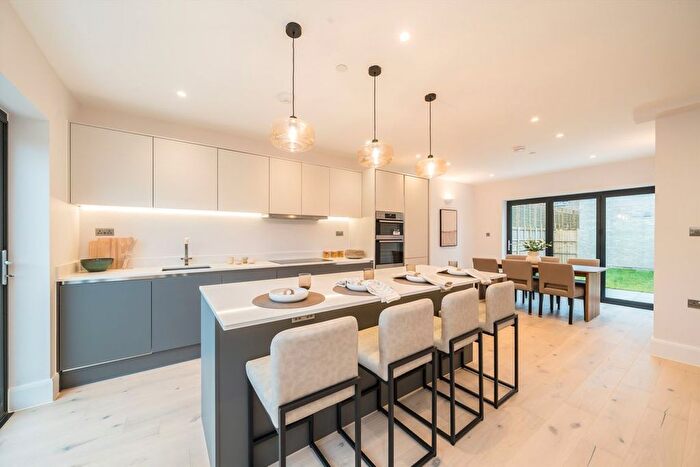 4 Bedroom Property For Sale In Mount Ephraim Road, Streatham, SW16