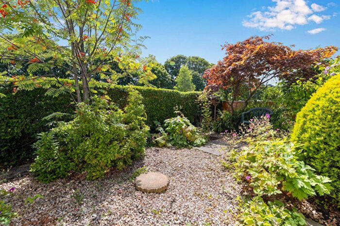 2 Bedroom Flat For Sale In The Green, Davidsons Mains Edinburgh, EH4