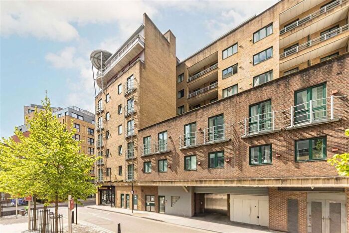 2 Bedroom Flat For Sale In Mansell Street, London, E1