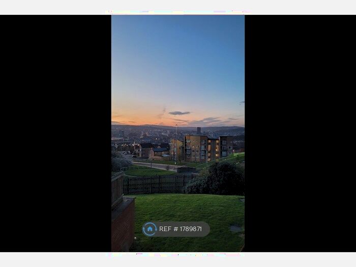 2 Bedroom Flat To Rent In Kenninghall View, Sheffield, S2