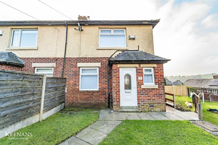 2 Bedroom Semi-Detached House To Rent In Pendle Close, Bacup, OL13