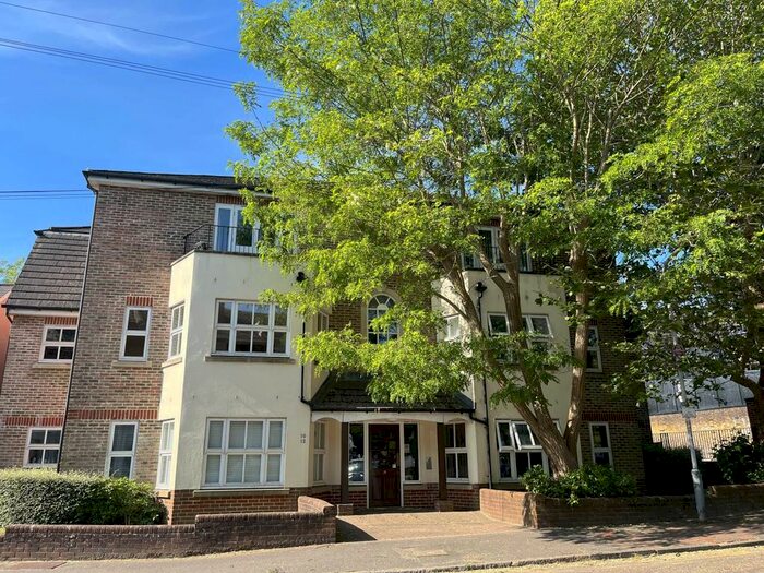2 Bedroom Flat To Rent In Tidebrook, Woodbury Park Road, Tunbridge Wells, TN4