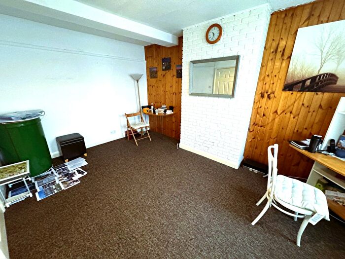 1 Bedroom Flat To Rent In Collier Row Road, Romford, RM5