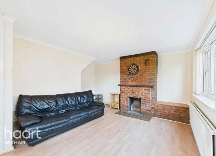 3 Bedroom End Of Terrace House For Sale In Longfield, Witham, CM8
