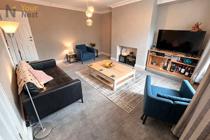 3 Bedroom Flat To Rent In Argie Road, Burley, Leeds, LS4