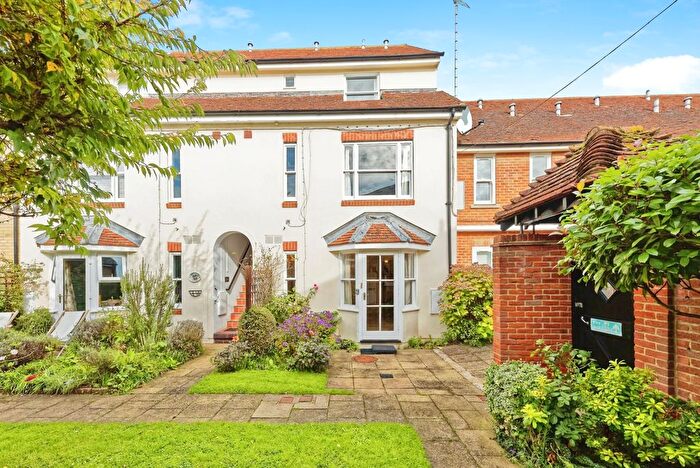 1 Bedroom Flat For Sale In St. Radigunds Street, Canterbury, Kent, CT1