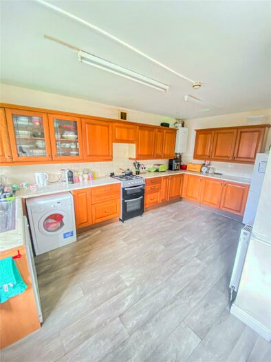 6 Bedroom Semi-Detached House To Rent In Mauldeth Road, Manchester, Greater Manchester, M14