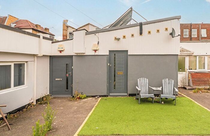 2 Bedroom Semi-detached House For Sale In Sage Yard, Surbiton, KT6