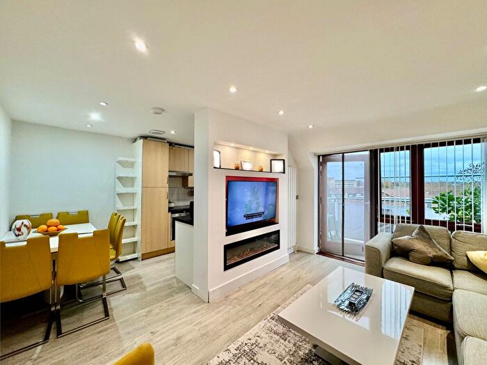 2 Bedroom Flat For Sale In Archer Close, Greta Court, EN5