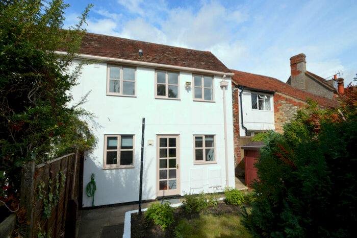 2 Bedroom Terraced House To Rent In High Street, Benson, Wallingford, Oxfordshire, OX10