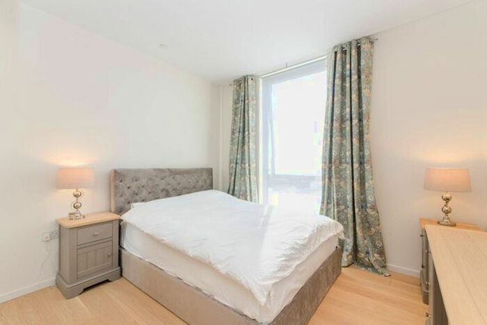 1 Bedroom Flat To Rent In Bolander Grove, Earls Court, London, SW6
