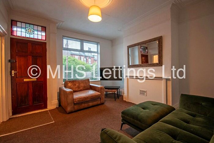 2 Bedroom Terraced House To Rent In Stanmore Hill, Leeds, LS4