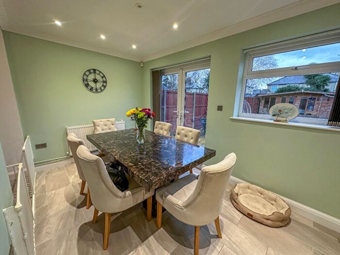 3 Bedroom End Of Terrace House For Sale In Beech Grove, Ipswich, IP3