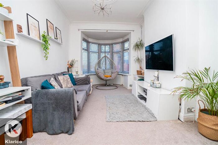 3 Bedroom End Of Terrace House For Sale In Blythswood Road, Birmingham, B11
