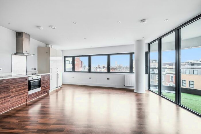 2 Bedroom Flat To Rent In Lambarde Square, London, SE10