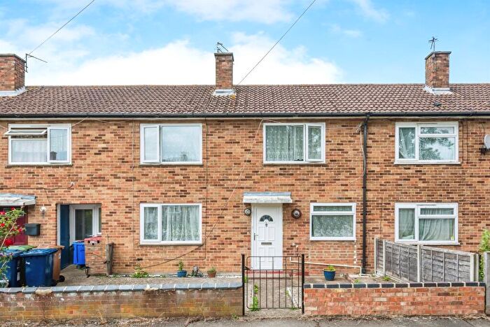 3 Bedroom Terraced House For Sale In Ladenham Road, Oxford, OX4