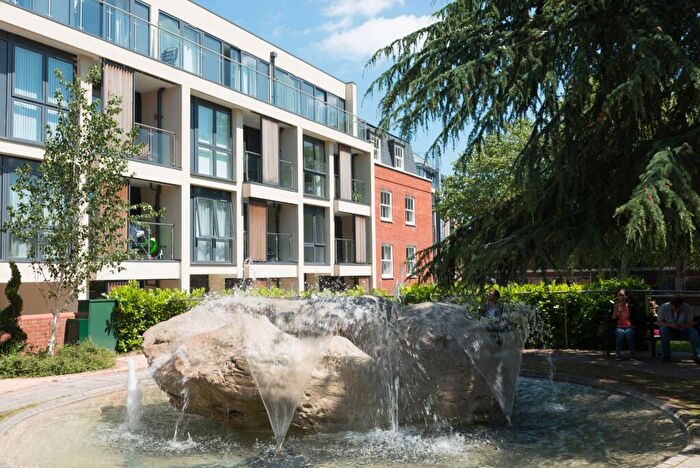 2 Bedroom Apartment To Rent In Saint Ives Road Maidenhead Berkshire, SL6