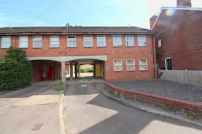 1 Bedroom Flat To Rent In Old Park Road, Hitchin, SG5