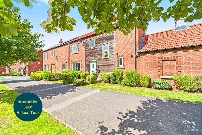 3 Bedroom Semi-Detached House For Sale In Canberra View, Barton-upon-Humber, North Lincolnshire, DN18