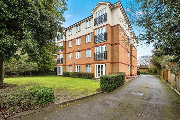 2 Bedroom Flat To Rent In Chichester House, Galsworthy Road, Kingston Upon Thames, KT2