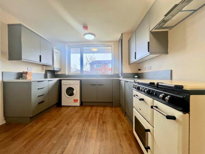 2 Bedroom Flat To Rent In Bramwell Street, Sheffield, S3