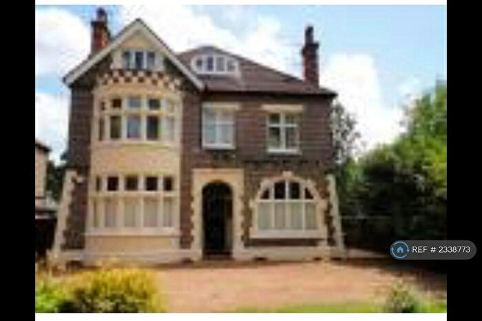 1 Bedroom Flat To Rent In The Avenue, Surrey, KT4