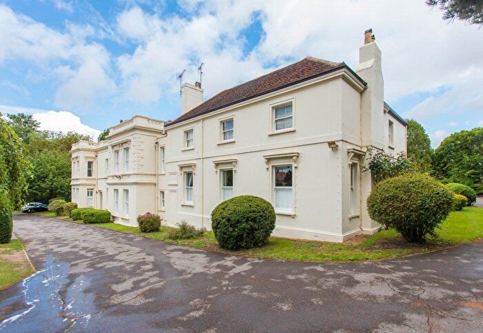 2 Bedroom Flat For Sale In Wexham Road, Wexham, Slough, Berkshire, SL2