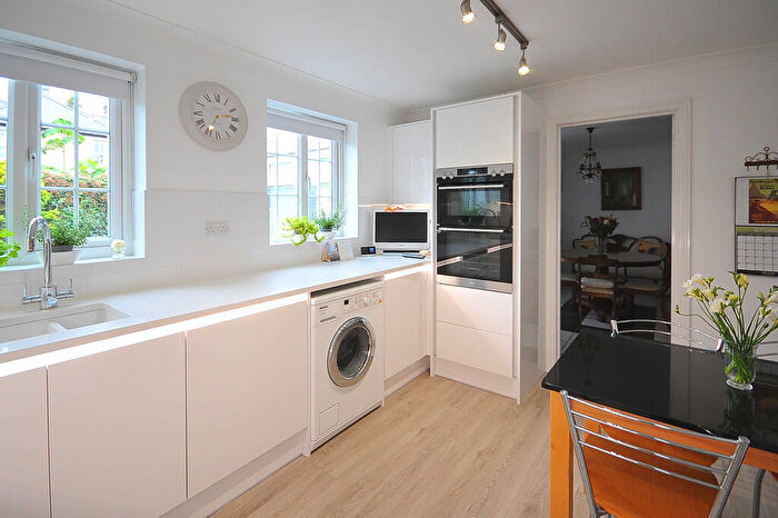 4 Bedroom Detached House For Sale In Westfield Lane, Cambridge, CB4