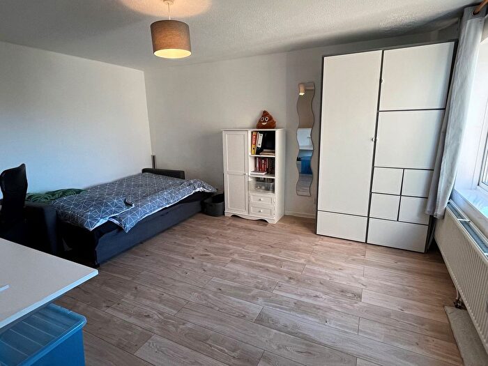 Studio To Rent In Whitley Close, Stanwell, Staines-Upon-Thames, TW19