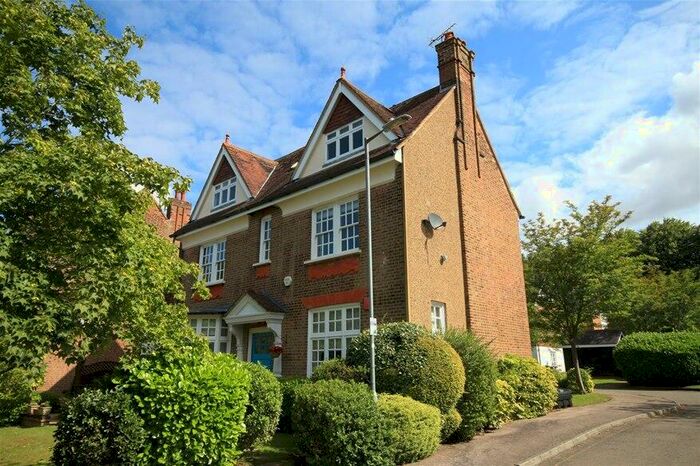 2 Bedroom Flat To Rent In Milton Road, Harpenden, AL5