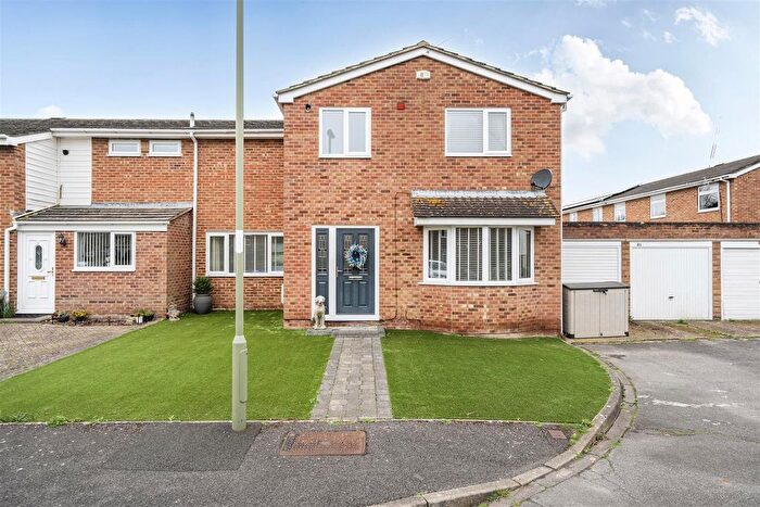 4 Bedroom Semi-Detached House For Sale In The Keep, Portchester, PO16