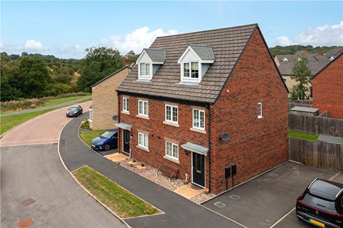 3 Bedroom Detached House For Sale In Moseley Beck Crecent, Leeds, West Yorkshire, LS16