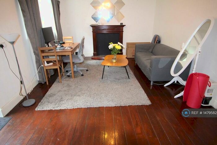 1 Bedroom Flat To Rent In Camden Street, London, NW1