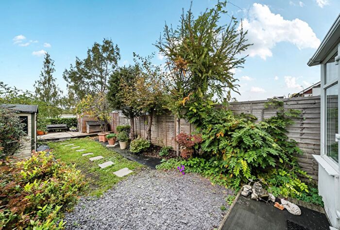 2 Bedroom End Terrace House For Sale In Honeycrock Lane, Redhill, Surrey, RH1