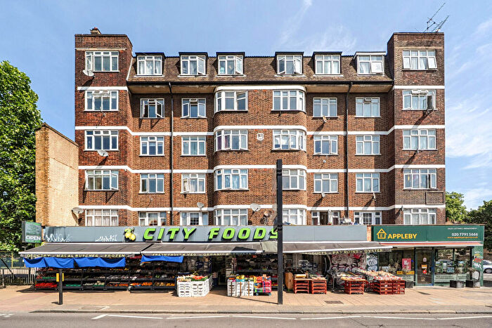 2 Bedroom Flat To Rent In Commercial Road, Tower Hamlets, London, E1