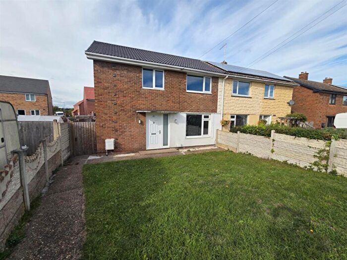3 Bedroom Semi-Detached House For Sale In Petersmith Drive, New Ollerton, Newark, NG22