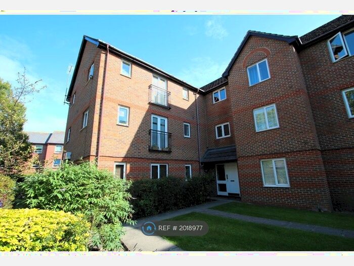 2 Bedroom Flat To Rent In John Austin Close, Kingston, KT2